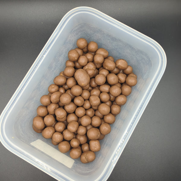 Milk Chocolate Salted Caramel Fudge per 100g BBE:Nov25