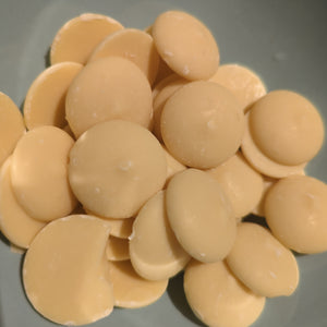 Organic White Chocolate Couverture per 100g BBE: