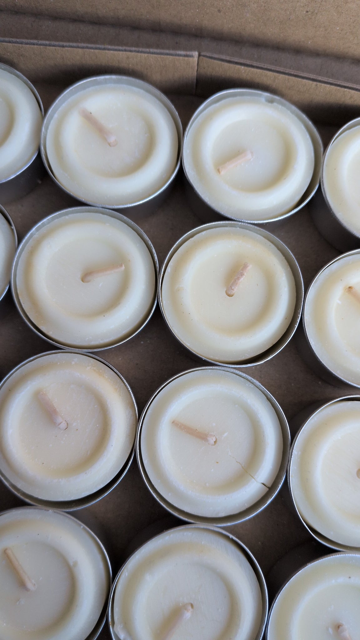 Natural plant wax tea lights