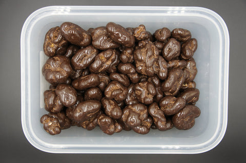Dark Chocolate Walnuts per 100g BBE April 24