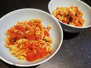 Spicy tomato Pasta for 2