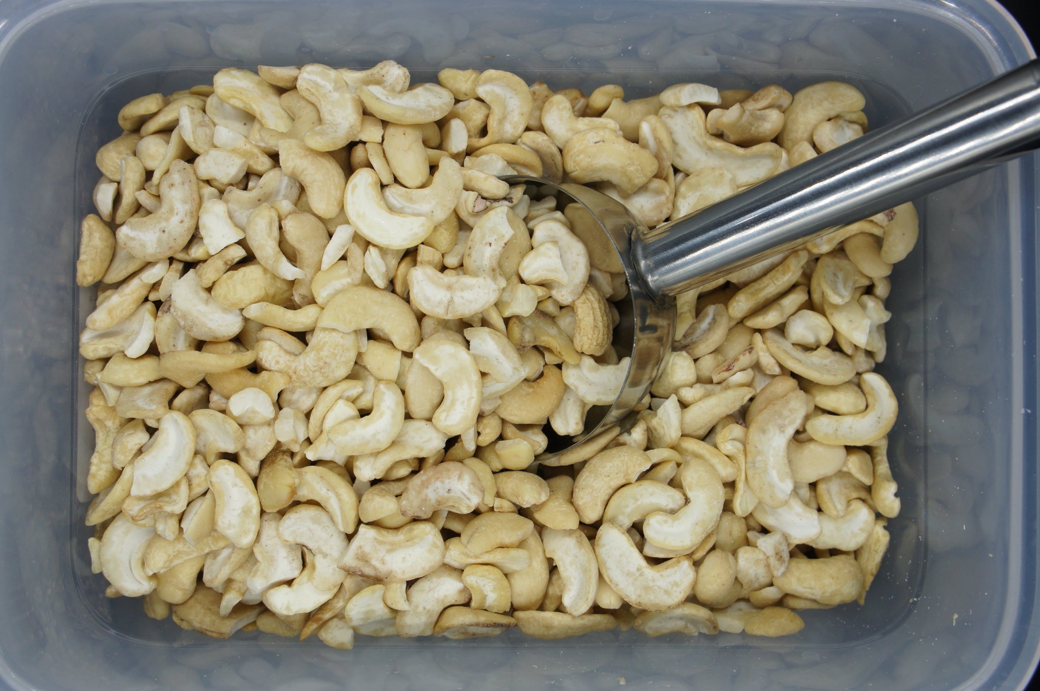 Cashew Large Pieces per 100g BBE: Jan 24