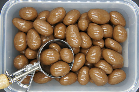 Chocolate Brazil Nuts per 100g BBE:Jul 24