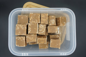 Vegan Salted Caramel Fudge per 100g BBE:Nov 24